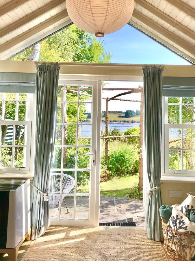 Coastal Chic Waterfront Studio Кинсейл Екстериор снимка