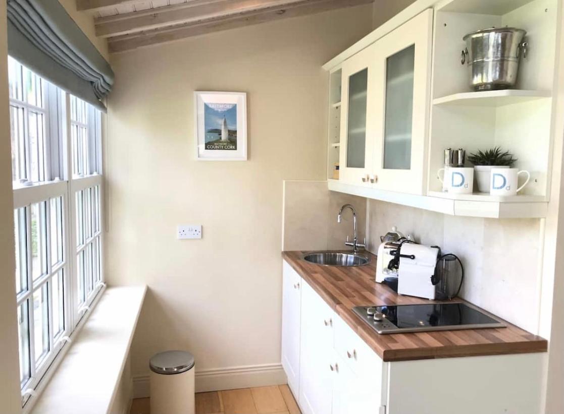 Coastal Chic Waterfront Studio Кинсейл Екстериор снимка