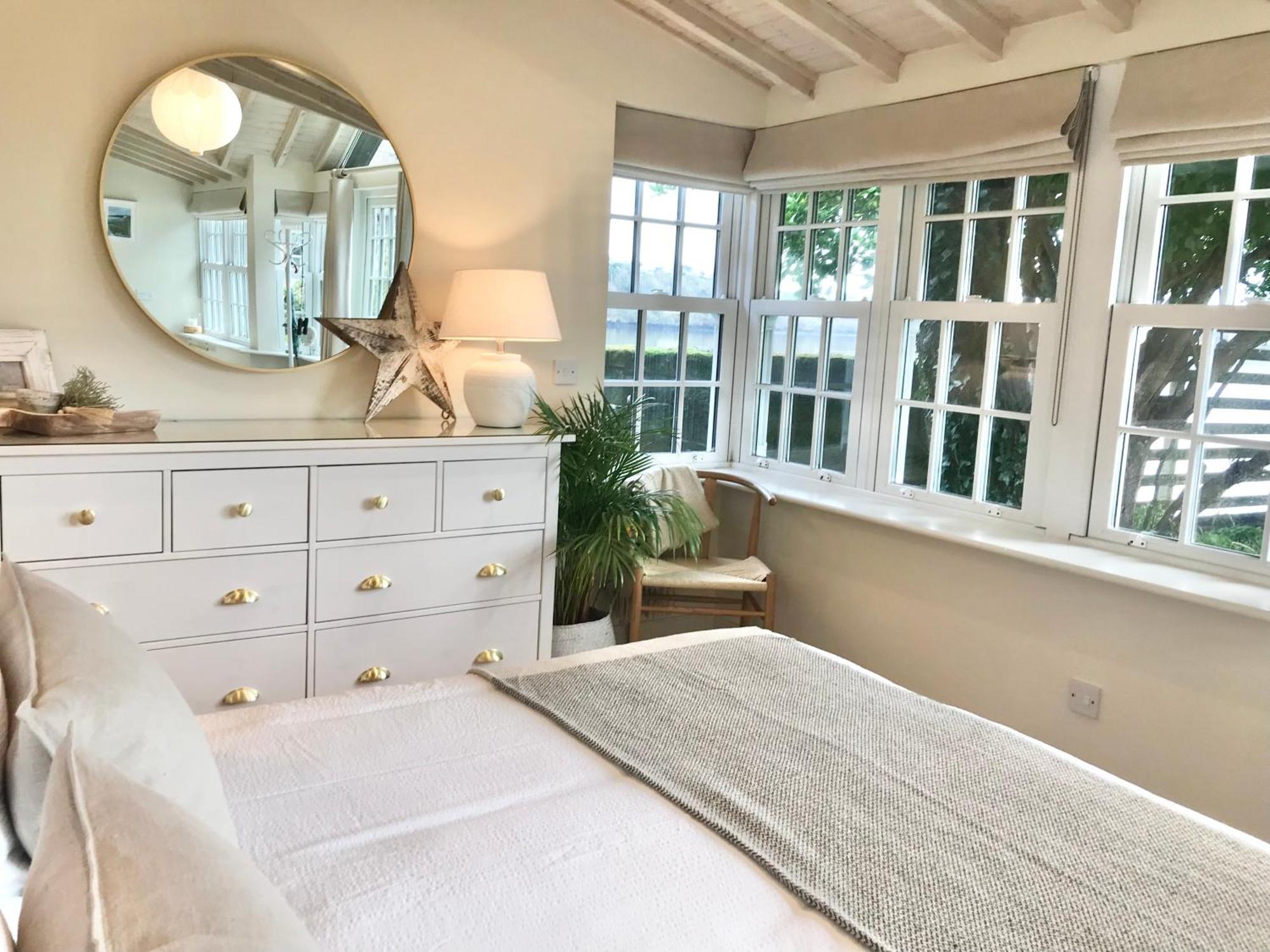 Coastal Chic Waterfront Studio Кинсейл Екстериор снимка
