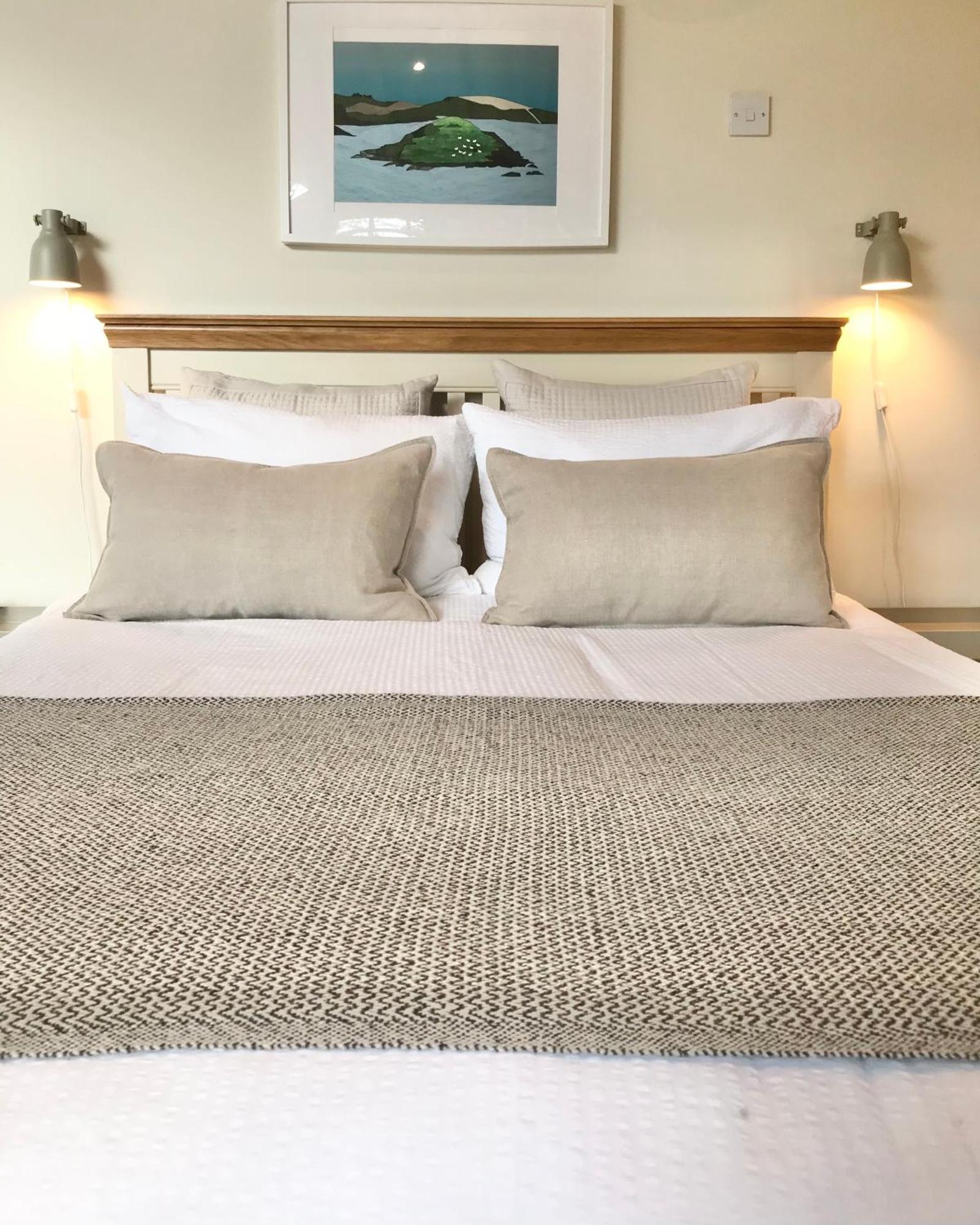 Coastal Chic Waterfront Studio Кинсейл Екстериор снимка